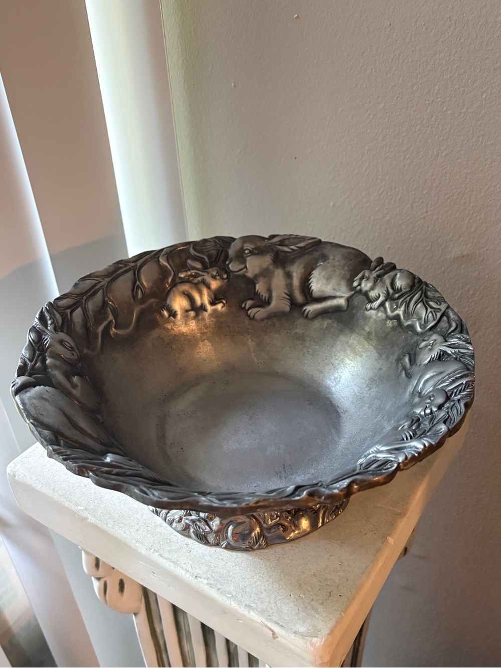 Vintage Arthur Court 2002 Signed Aluminum Rabbit Bunny Salad Bowl.